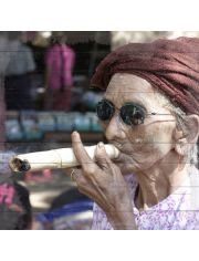 Holzbild Cubanische Frau mit Zigarre, 40x40 cm Echtholz